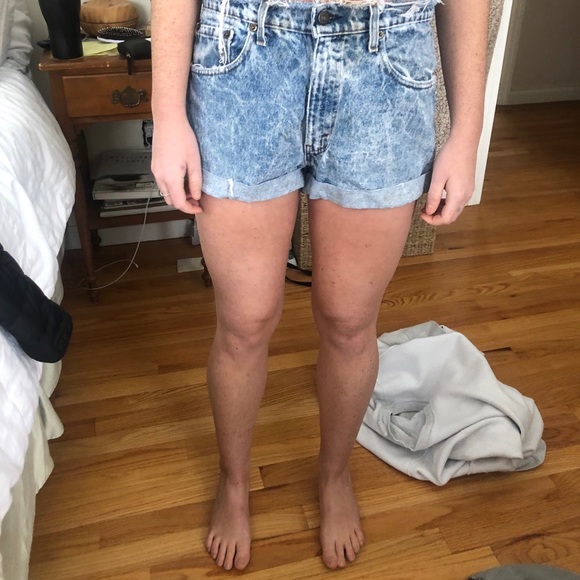 Vintage Levi shorts - Picture 5 of 6